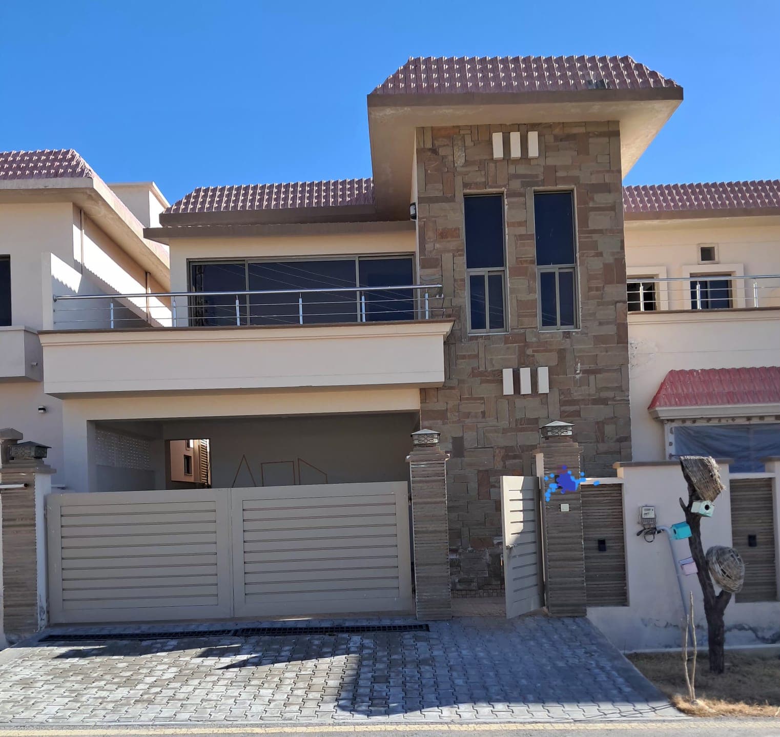 Front view of an SD House in Askari II, Quetta