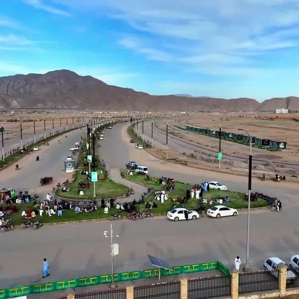 Roundabout and main road in DHA Quetta