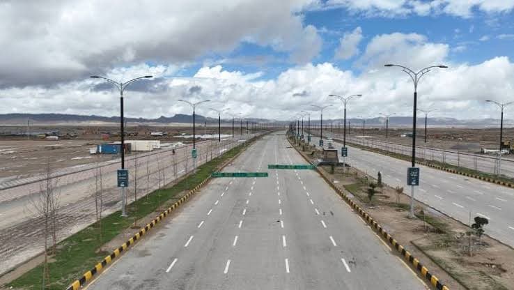 Main boulevard in DHA Quetta
